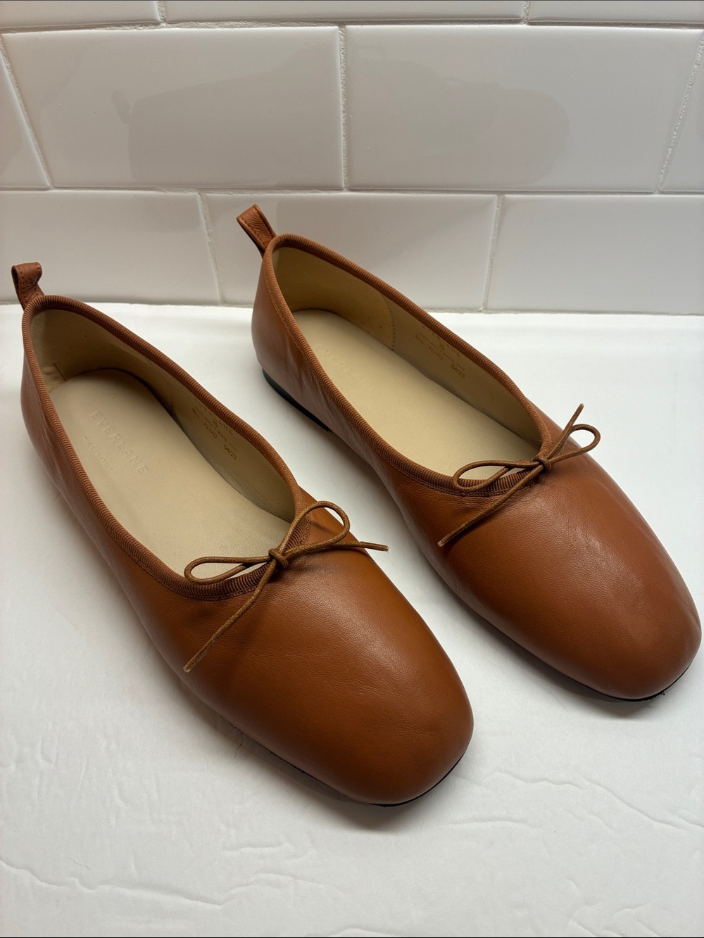 (NWOB) EVERLANE sz 8 leather Made in Italy Ballet Flat in toasted almond (new!)